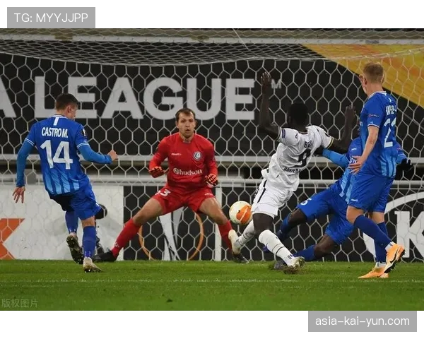 半场:霍芬海姆0-2弗赖堡,格里福完成传射 半场:霍芬海姆0-2弗赖堡,格里福完成传射